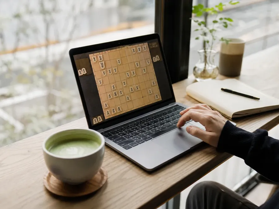 Two players seeing the same online 9×9 shogi board